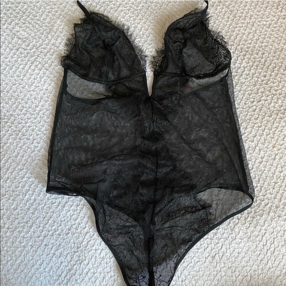 New Victoria’s Secret Lace Teddy Lingerie - Picture 3 of 8